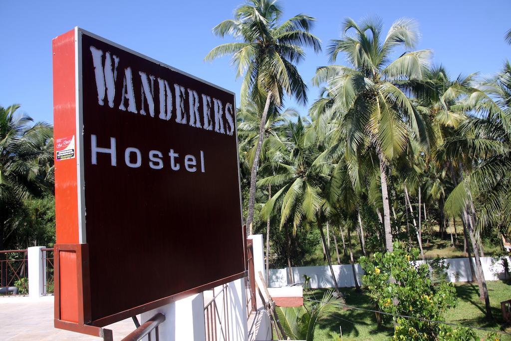 Wanderers Hostel Morjim Ngoại thất bức ảnh